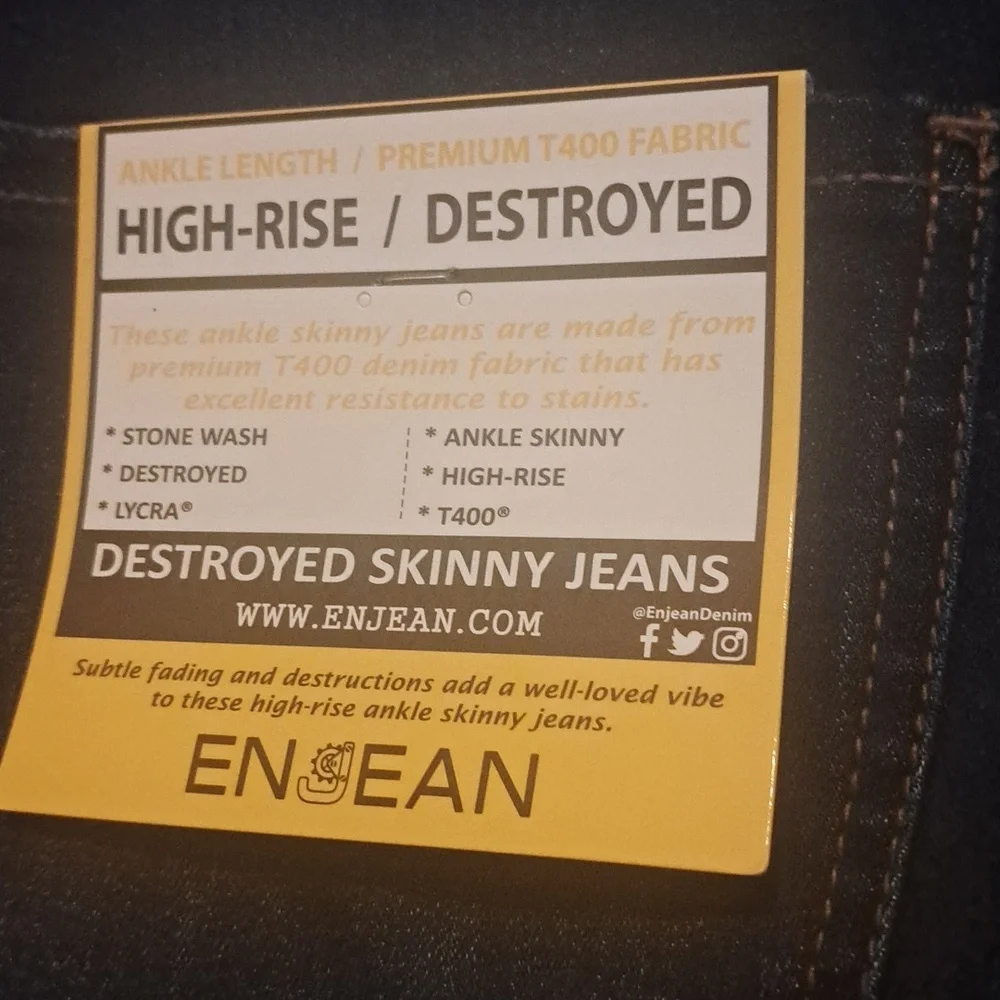 NWT JEANS - Picture 8 of 9
